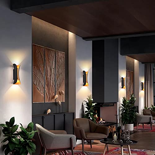 LED Outdoor Wall Light (15.7in)