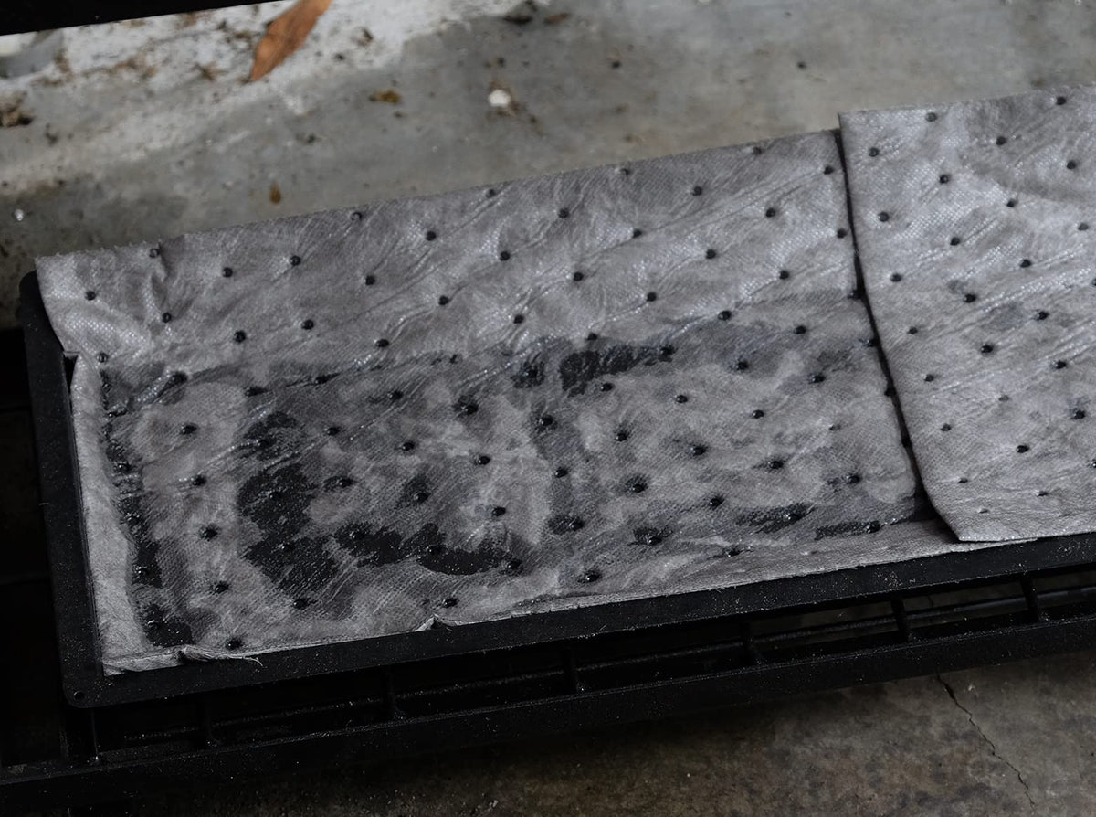 L90902 15" W x 19" L Universal Heavy Weight Bonded Perforated Pads (100 Pads/Box / Heavy Weight)